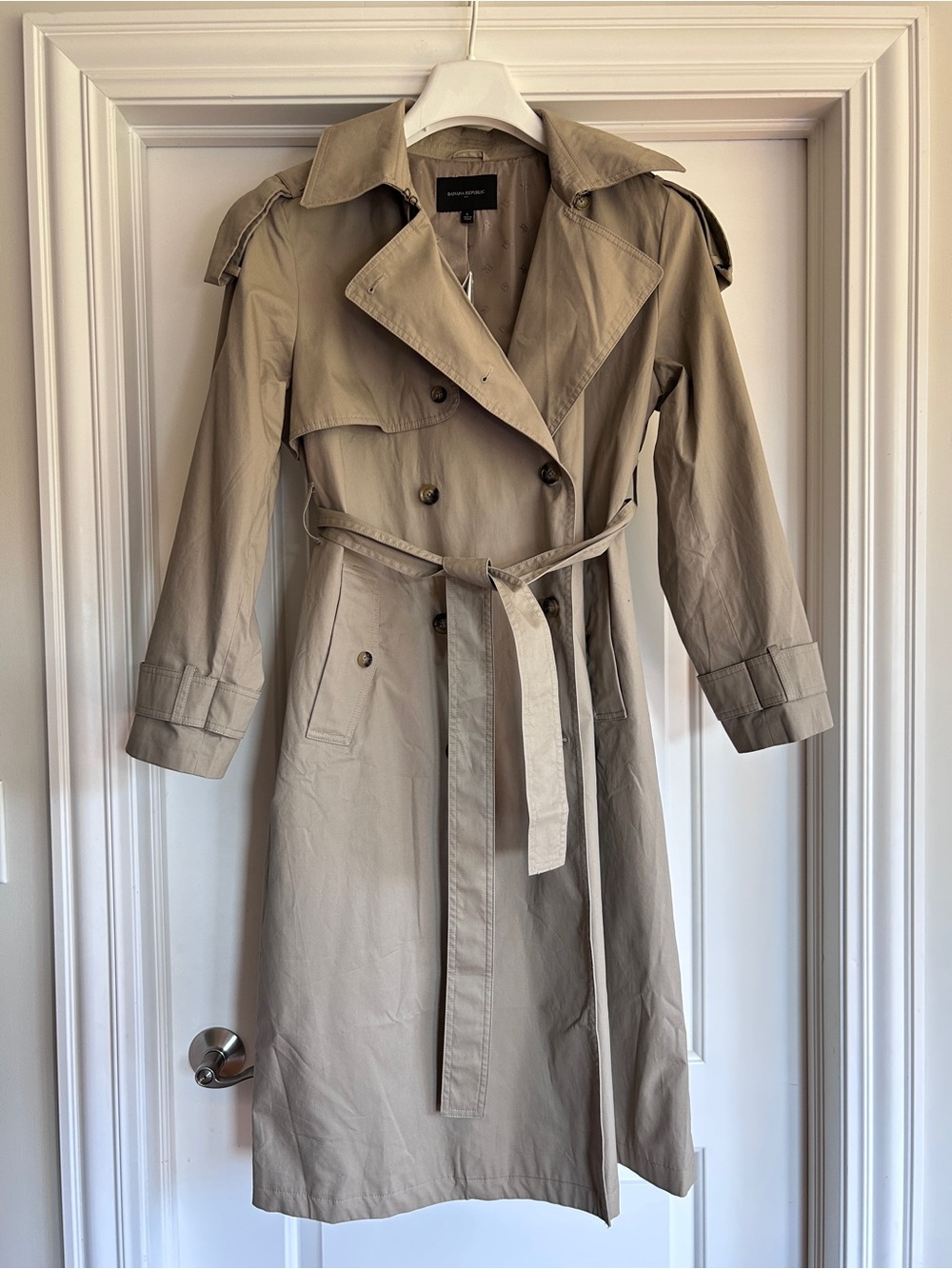 Banana Republic Factory Khaki Double-Breasted Trench Coat with Belt. NWT!